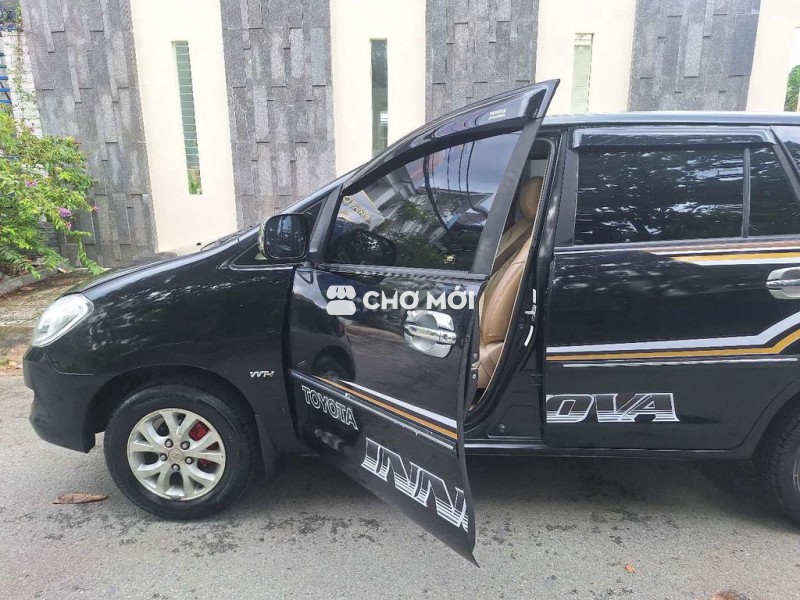 Innova san xuat 2007G màu đen