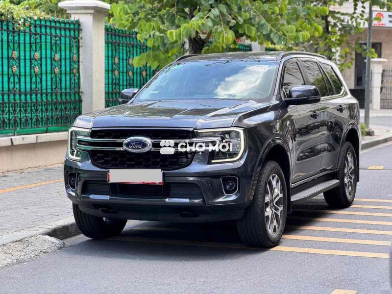 Ford Everest 2022 Ambient 2.0L AT 4x2 - 61000 km