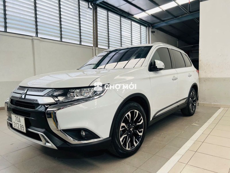 Mitsubishi Outlander 2021 2.0 CVT lướt chính hãng