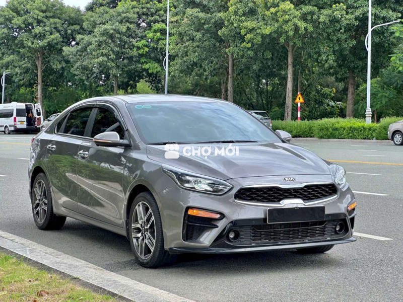 KIA CERATO 2.0 PREMIUM- 15000 km