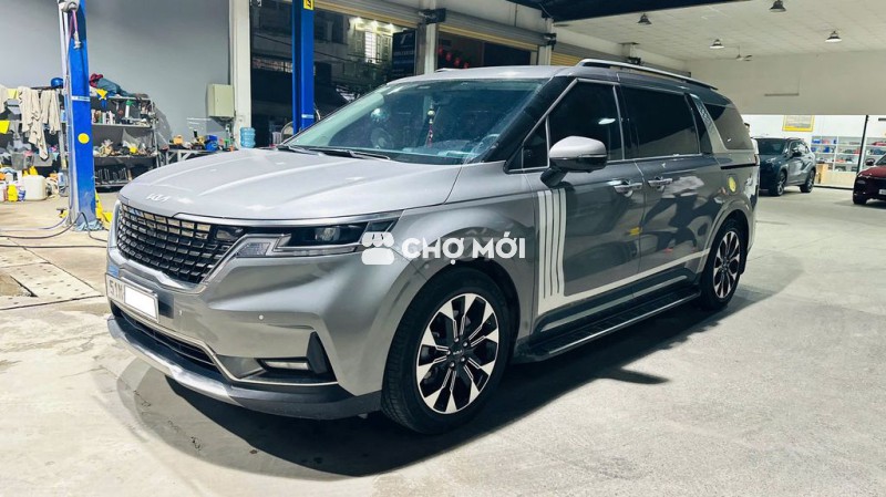 Kia Carnival 2024 Premium 7 ghế 20000 km cực keng