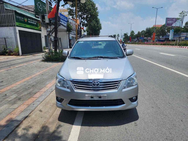 Toyota Innova 2013 2.0E