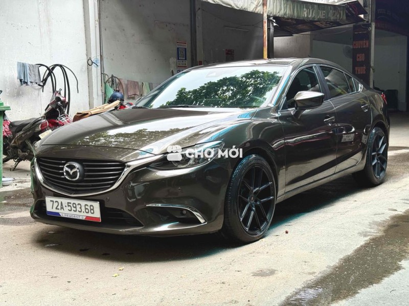 Mazda 6 2017 2.0 Premium - nhiều đồ chơi