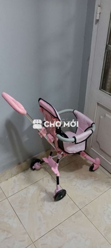 Xe đẩy mua chưa sử dụng tặng mái che.