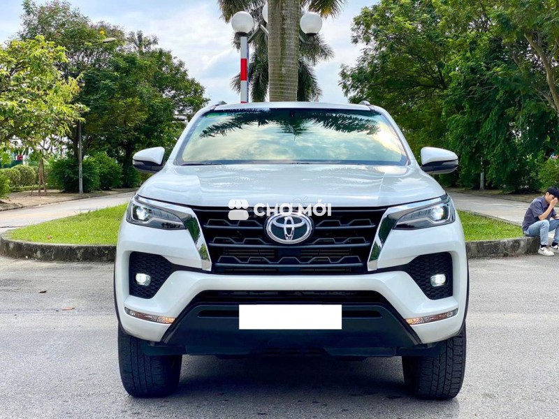 Toyota Fortuner 2021 số tự động máy dầu