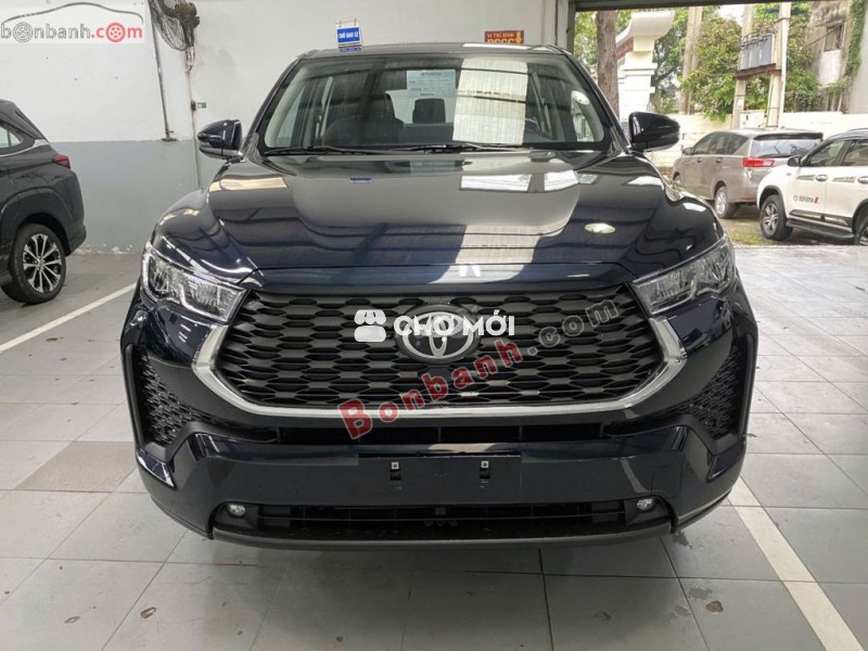 Toyota Innova Cross 2.0 CVT 2025 - 793 Triệu
