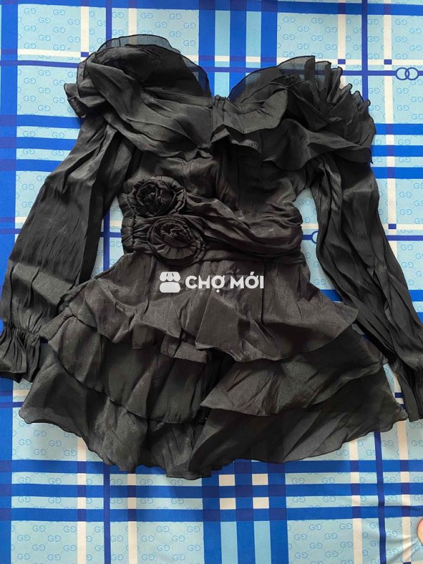Váy đen nữ