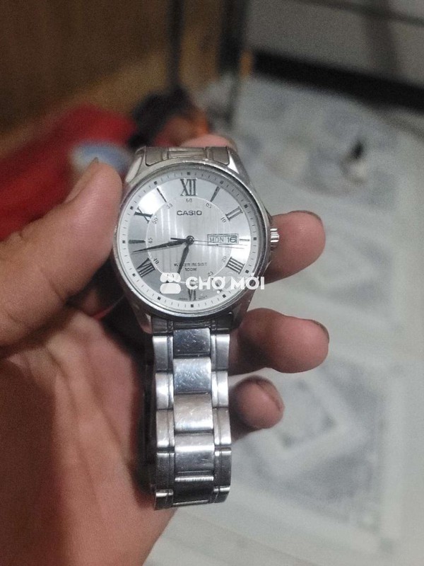 Dư chiêc đong hô đeo ko vua can ban