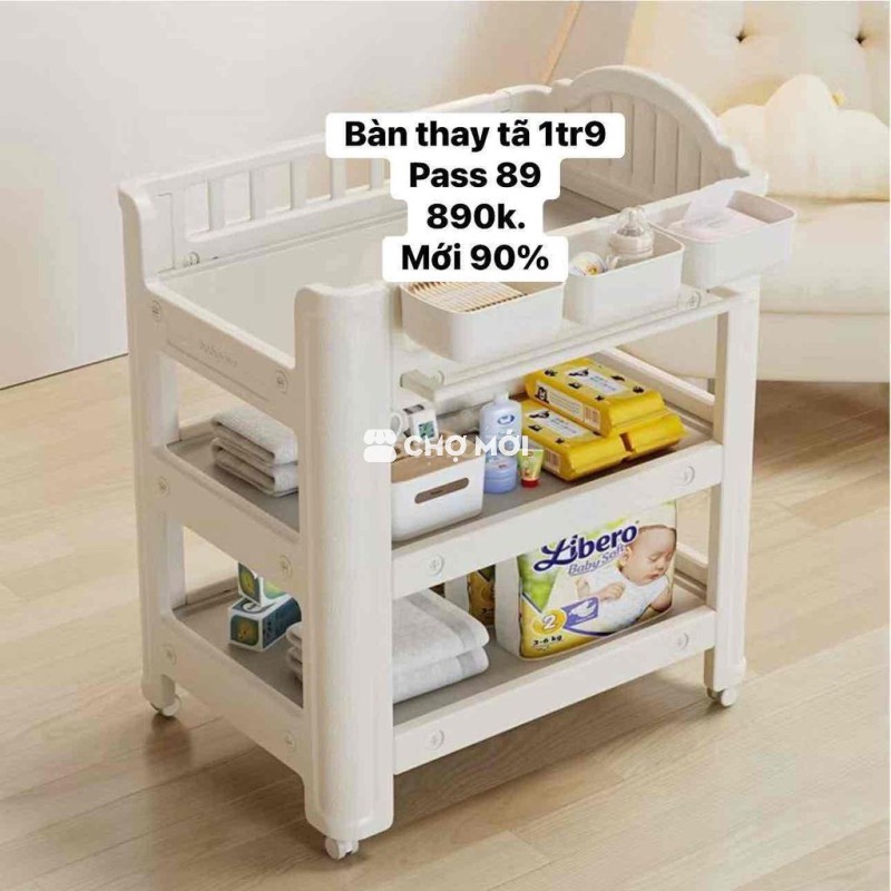 Bàn thay tã Babyviva kết hợp tủ đồ.