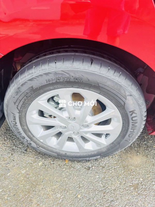 Bán xe oto 5 chỗ hyudai Accent