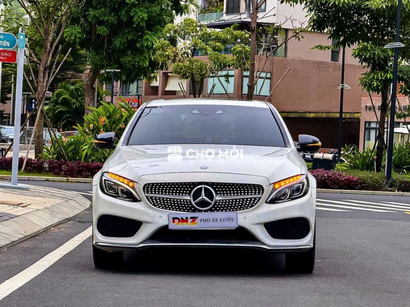 Mercedes Benz C300 AMG model 2018 Full option