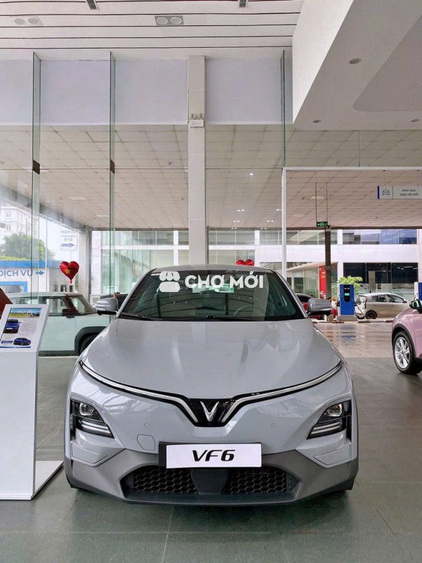 VinFast VF6 Eco 2025
