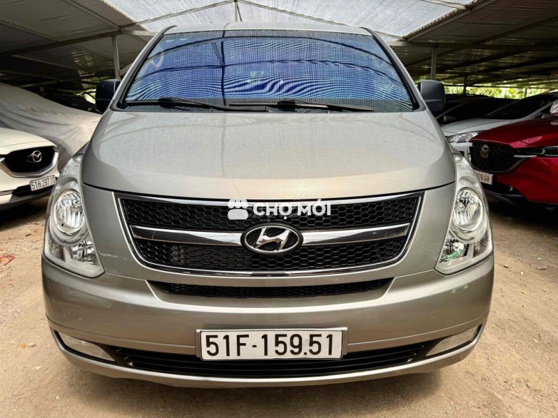 Hyundai Grand Starex 2015 máy dầu 9 chỗ