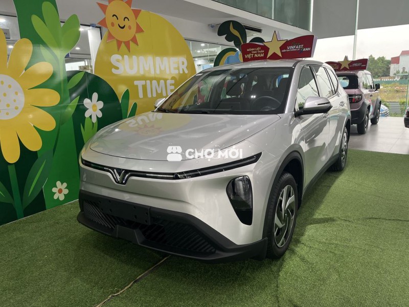 VinFast Limo Green 2025 Suất Giao Sớm