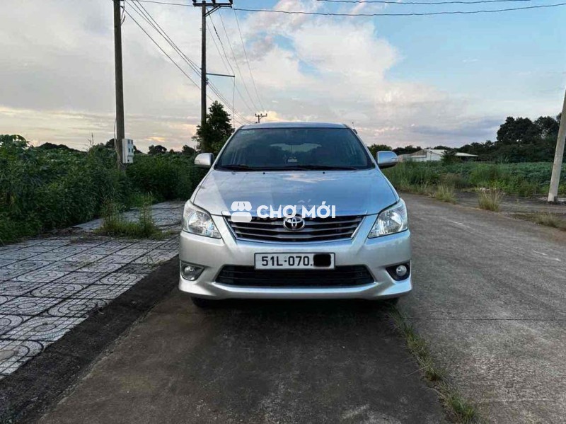 Toyota Innova 2013 2.0V - 160000 km