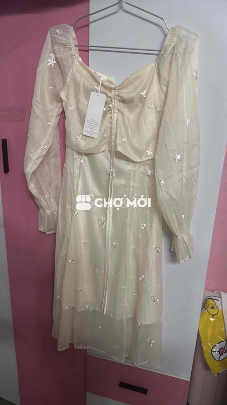 Bán đầm nữ (chưa sử dụng)