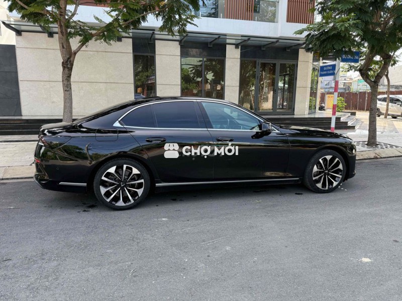 lux A 2021 premium màu đen đi 37.000 lm