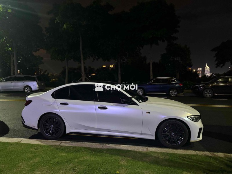 BMW 3 Series 2020 330i M Sport - 70000 km