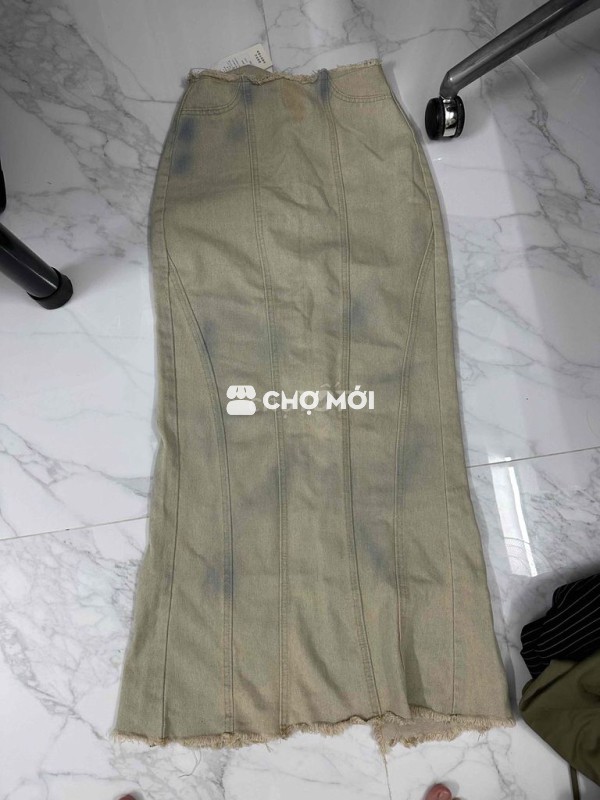 chân váy jeans dài xẻ xanh nhạt