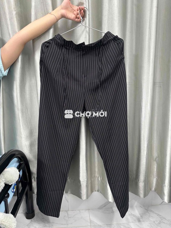 quần ống suông kẻ sọc