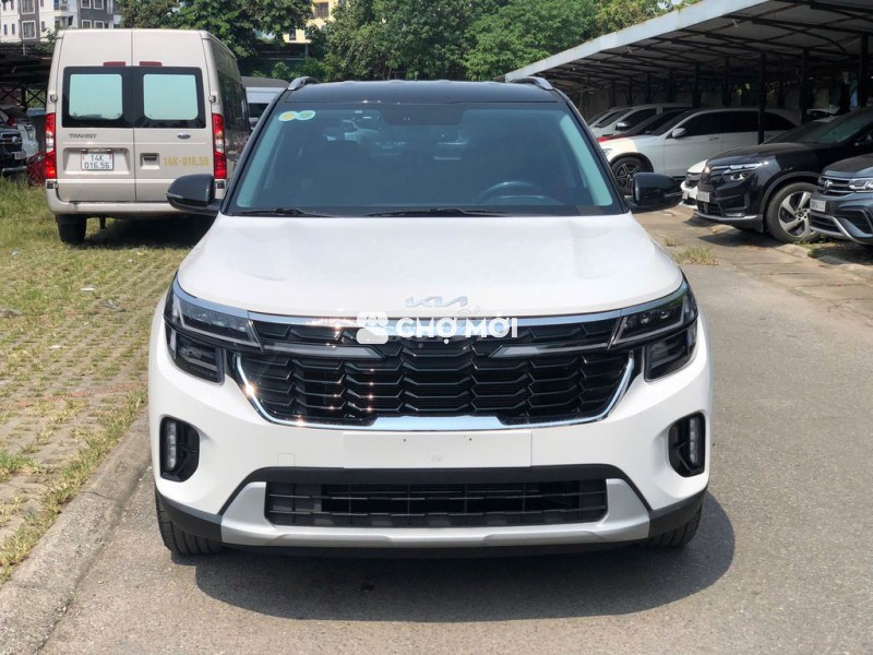 Kia Seltos 2025 Premium 1.5 AT - 2000 km