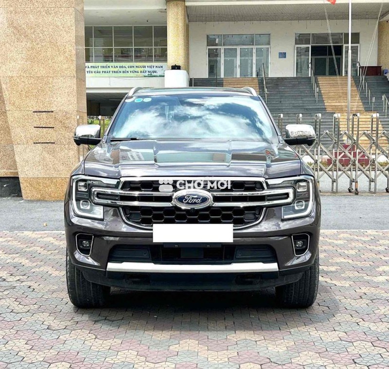 Ford Everest Titanium 2 cầu 2024 xuất hoá đơn cao
