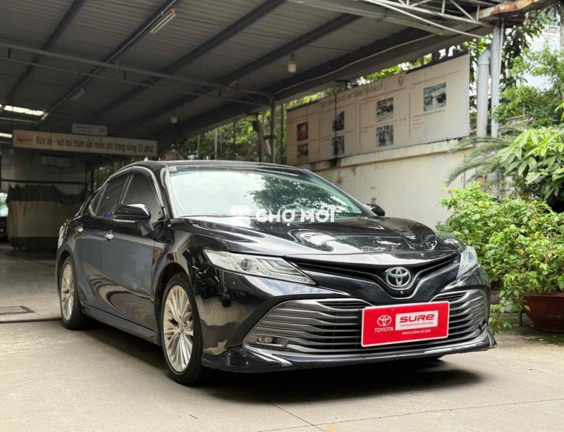 Toyota Camry 2019 2.5Q nhập màu đen nội thất đen