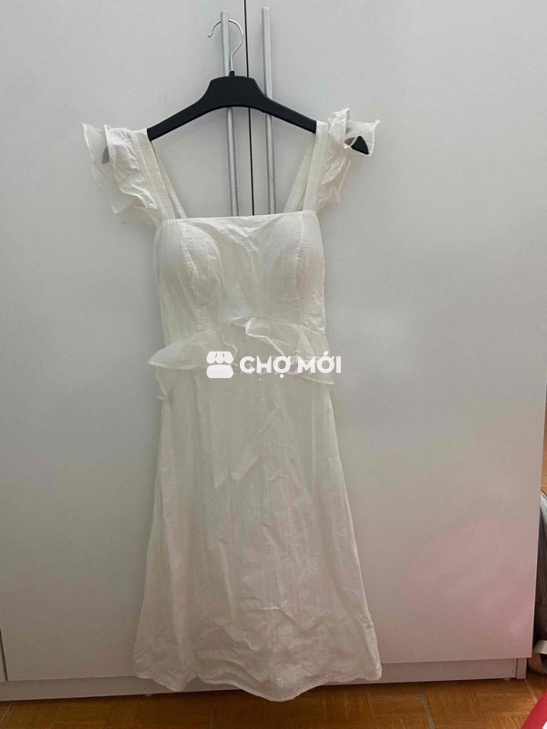 Váy hai dây dáng dài qua gối