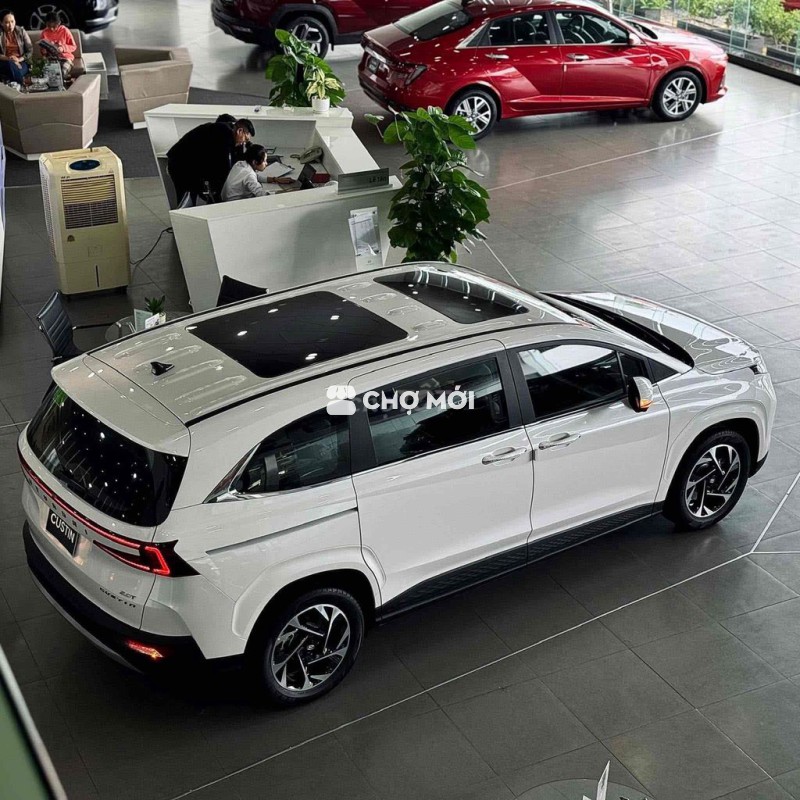 Hyundai Custin 2025 Cao Cấp 2.0T - Giảm giá lớn
