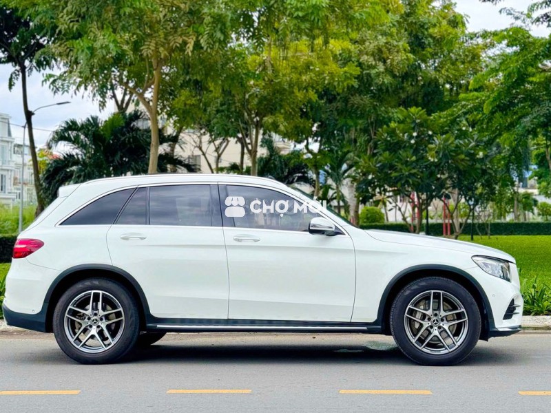 Mercedes Benz GLC300 4MATIC Sx 2018 Full Option