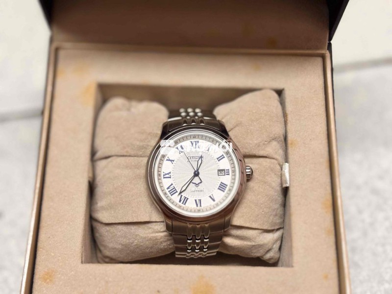 Cần bán 2 đồng hồ đeo tay