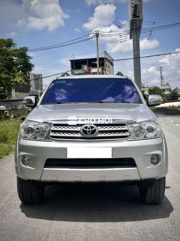 Toyota Fortuner 2012 số tự động máy xăng 2 cầu