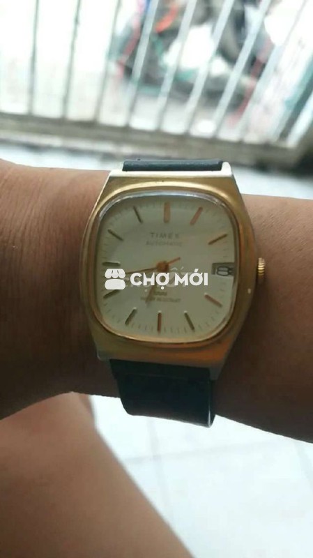 Đồng hồ Timex Automatic chống nước, mặt vàng