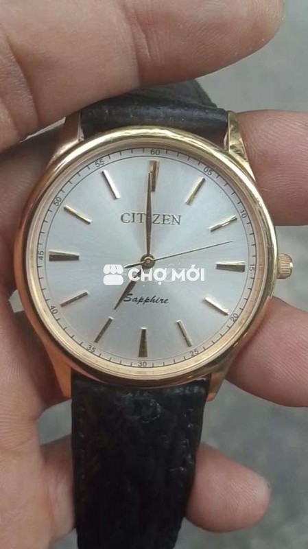 Đồng hồ Citizen Sapphire dây da đen