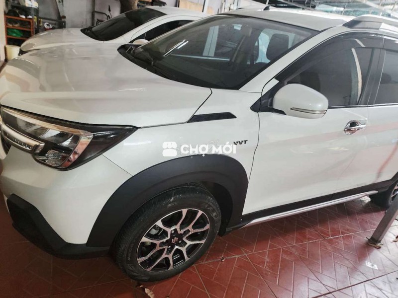 XL7 Trắng 2021