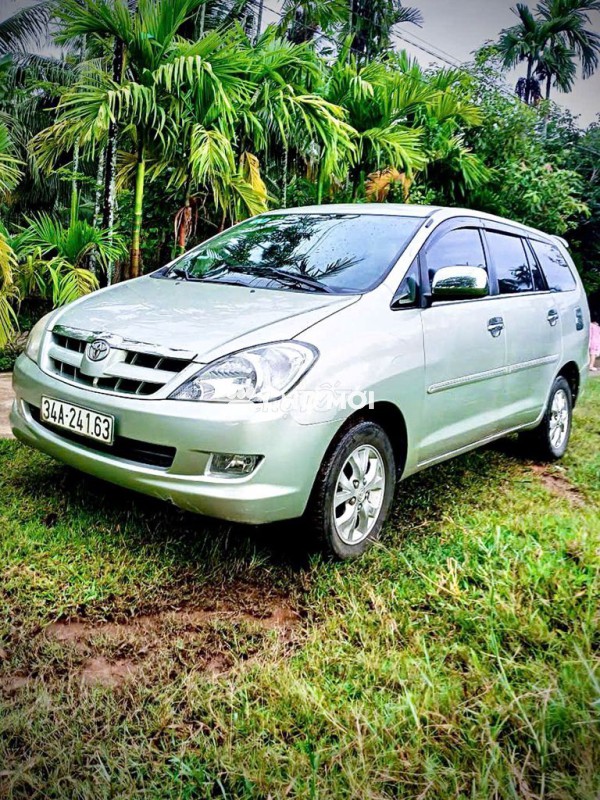 Toyota Innova 2006 G - 123 km