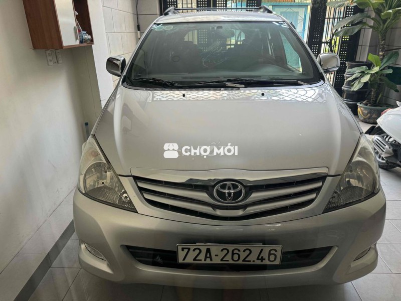 Toyota innova 2.0G số sàn xe gia đình í sử dụng