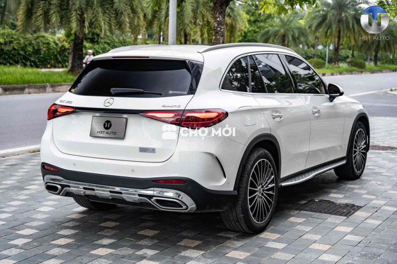 Mercedes Benz GLC300 Model 2024 lướt 8.000 miles