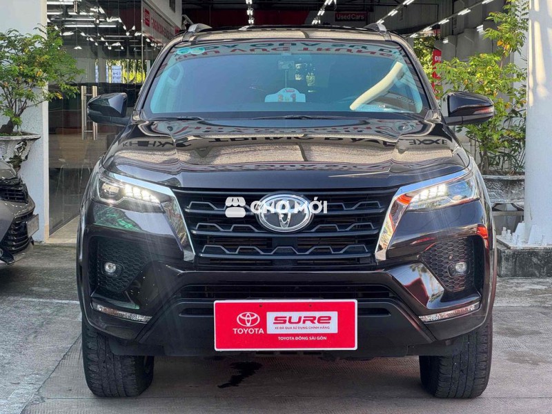 Toyota Fortuner 2020 dầu tự động gia đình đi ít