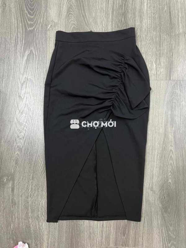 Chân váy xẻ tà