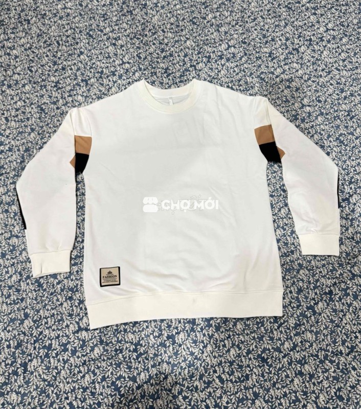 ÁO SWEATER TRẮNG DẦYY