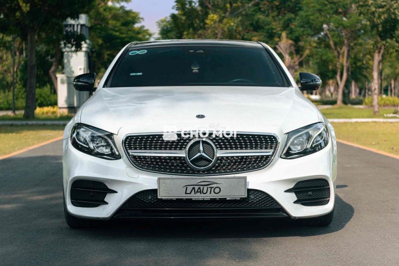 LONG ANH AUTO về Mercedes E200 Sport Limited