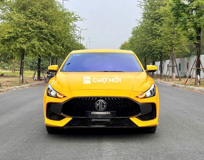 MG5 luxury sx 2022 màu vàng
