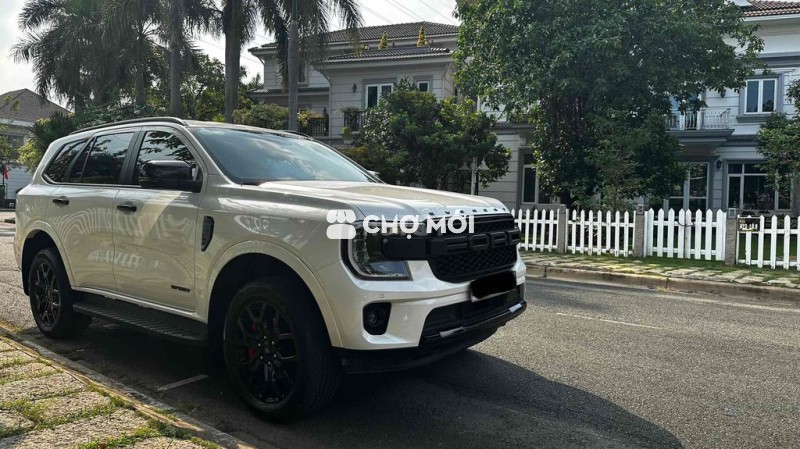 Ford Everest 2024 Sport Siêu Đẹp - 11000 km