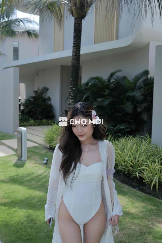 Swimsuit xoắn ngực