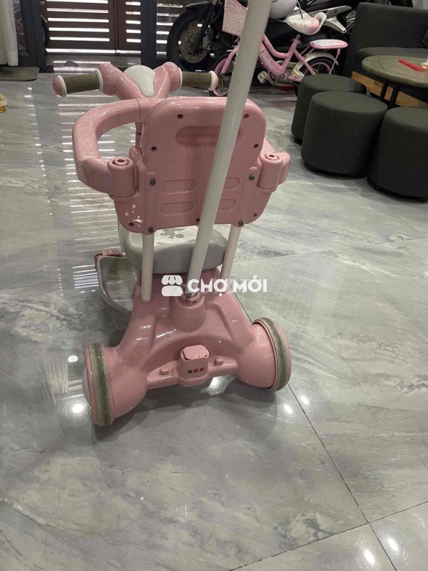 Xe tập đi cho bé