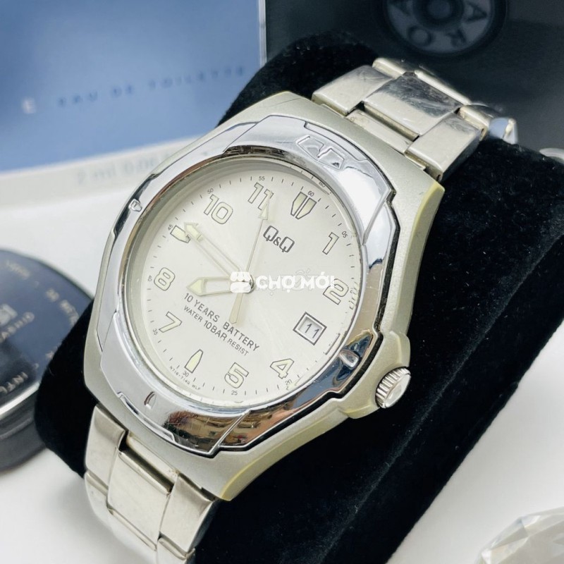 Đồng hồ Q&Q Nhật