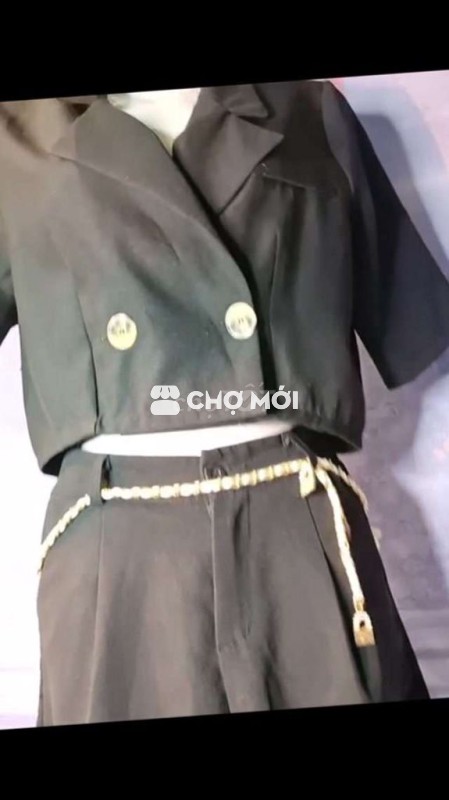 Bộ đồ nữ công sở cổ vest tay ngắn