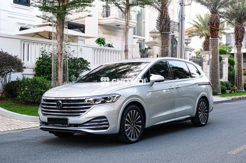 Volkswagen Viloran sản xuất 2025 Luxury - 5000 km