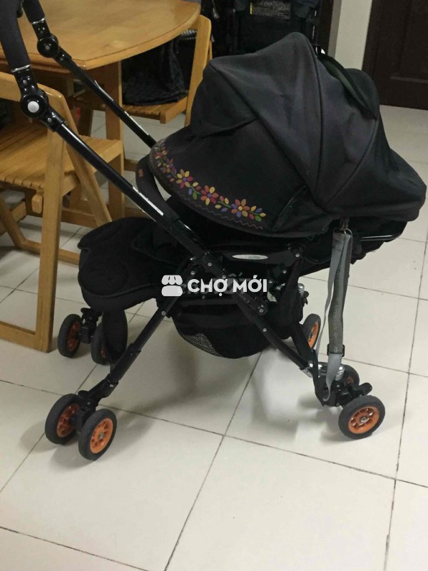 xe đẩy aprica laura 4cas